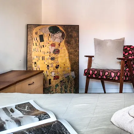 1-bedroom With Private Garden, Old Town Appartement