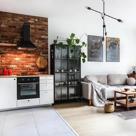 1-bedroom With Private Garden, Old Town Appartement