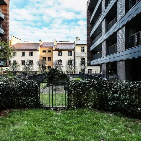 1-bedroom With Private Garden, Old Town Appartement Krakau
